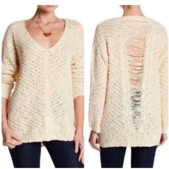 Astr Sweaters - ASTR Cream Shredded Back Long Sleeve V-Neck Sweater Medium
